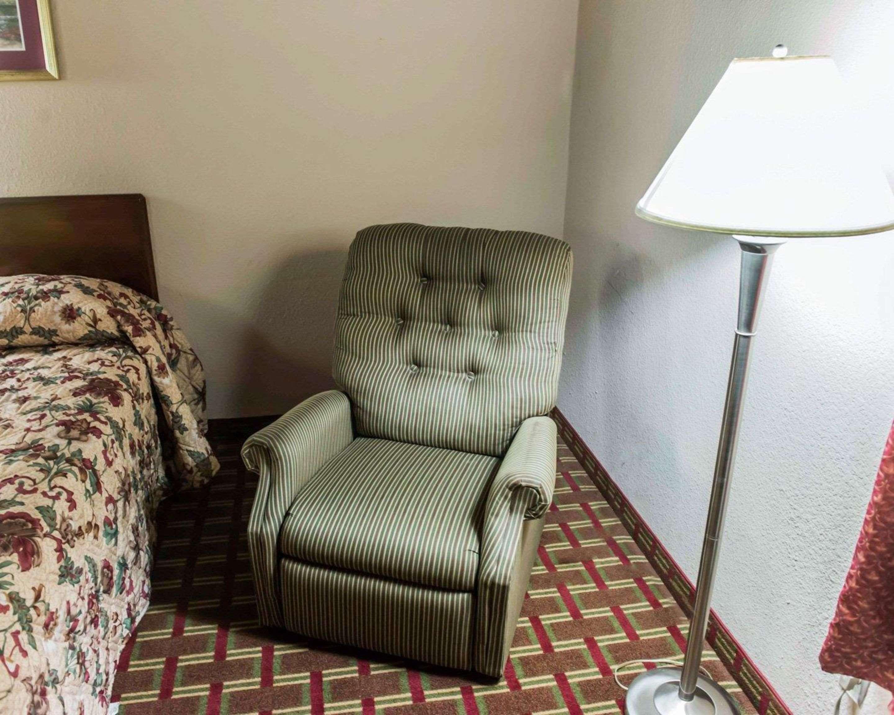 Econo Lodge Tallahassee Near Capital -University Екстериор снимка