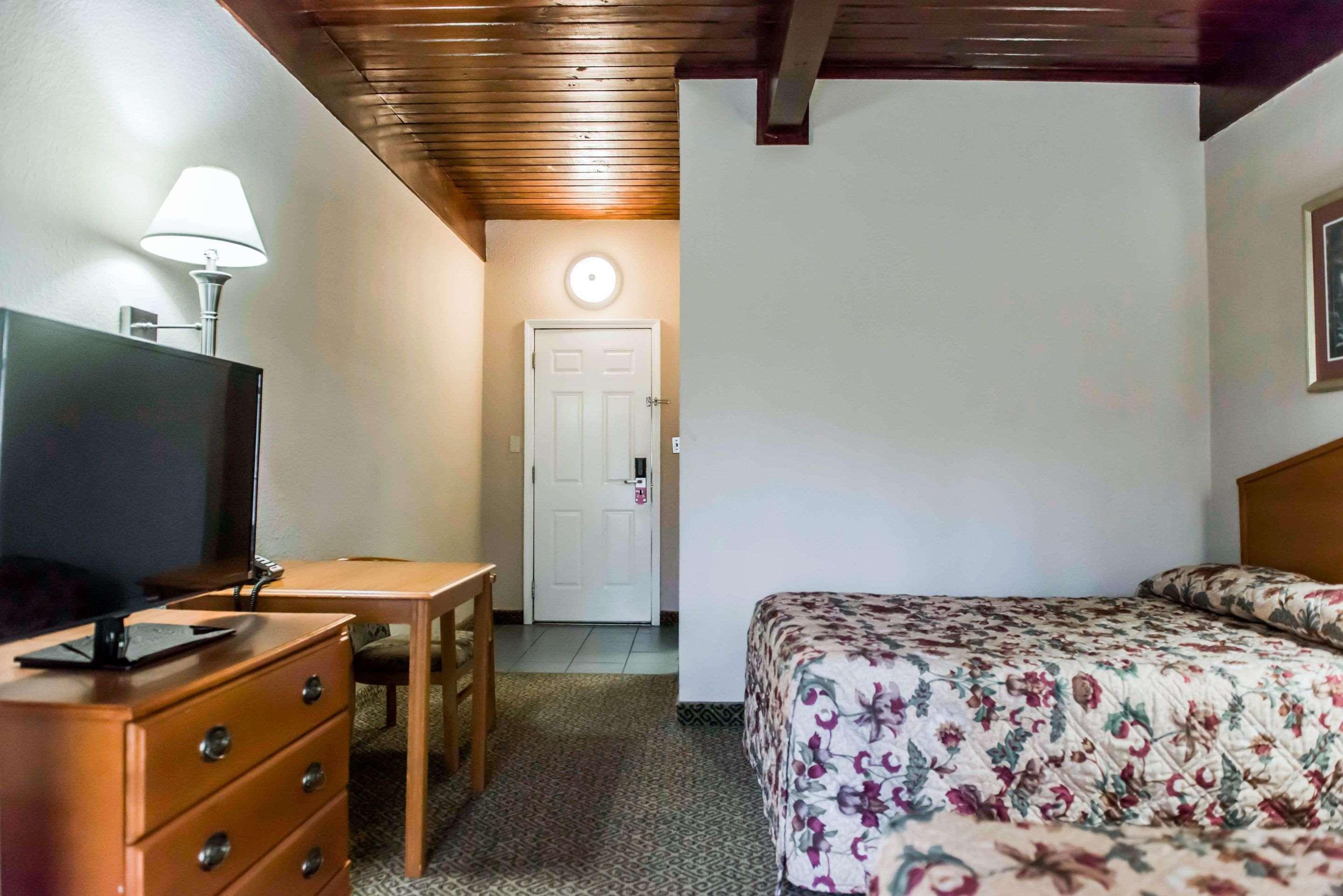 Econo Lodge Tallahassee Near Capital -University Екстериор снимка