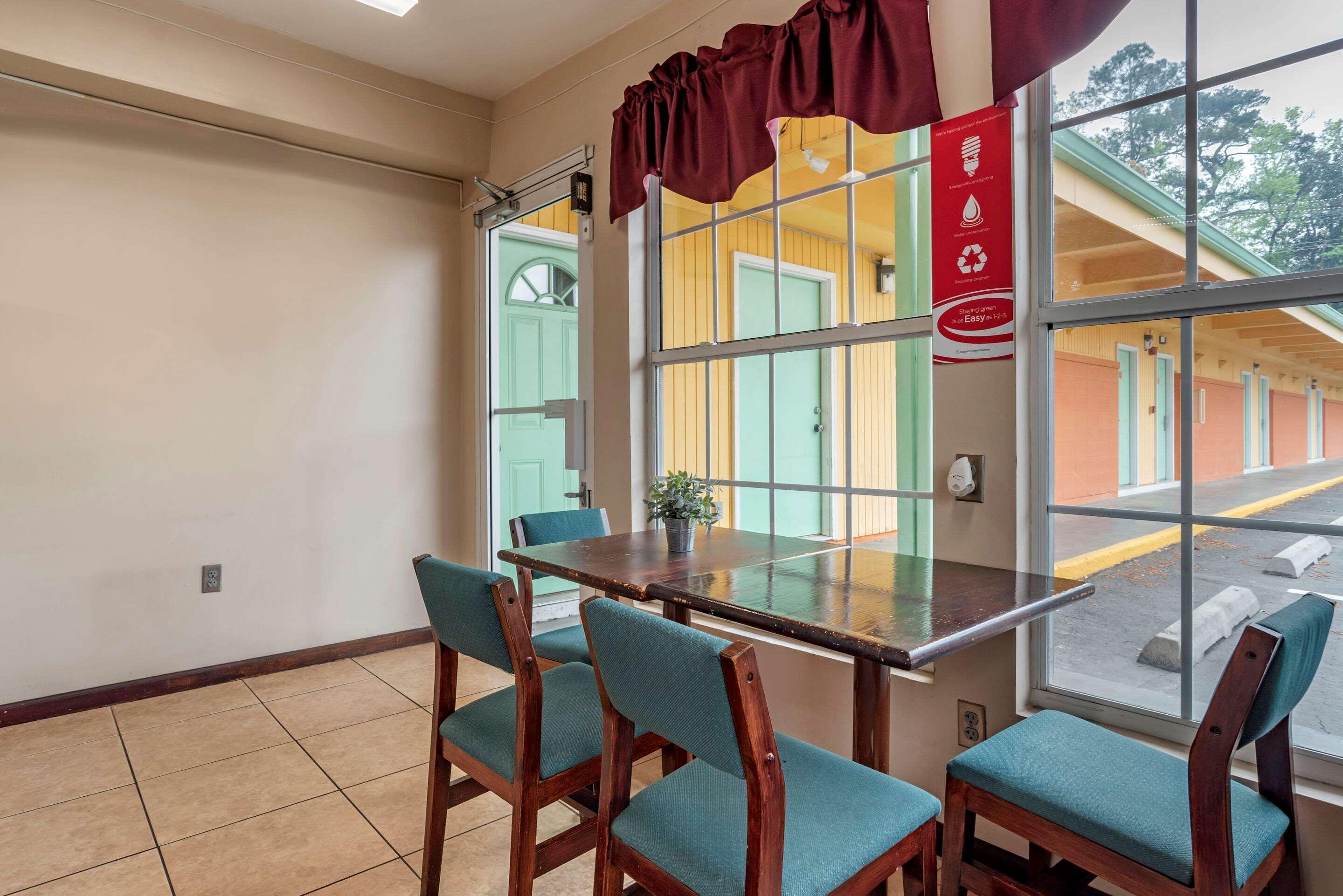Econo Lodge Tallahassee Near Capital -University Екстериор снимка