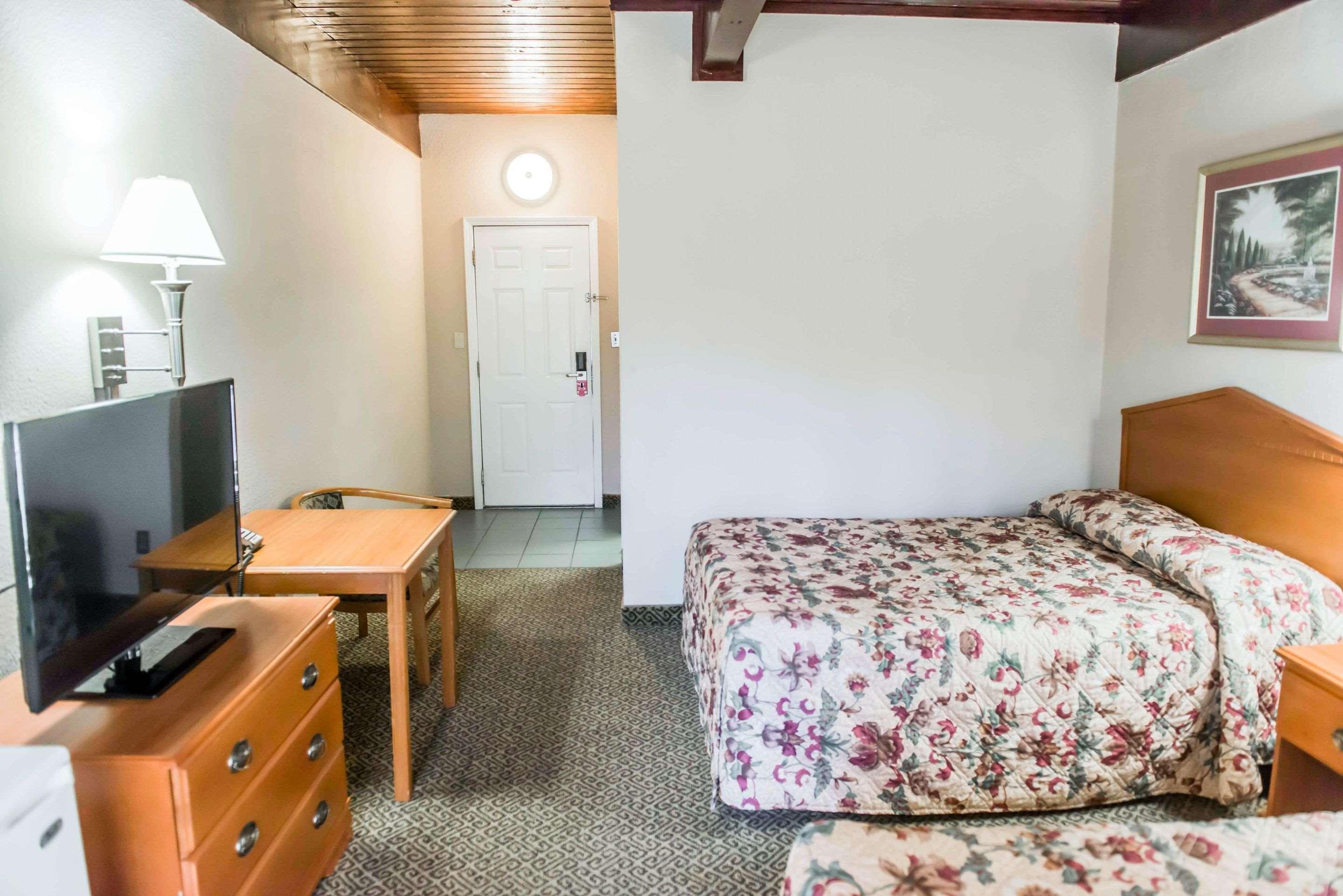 Econo Lodge Tallahassee Near Capital -University Екстериор снимка