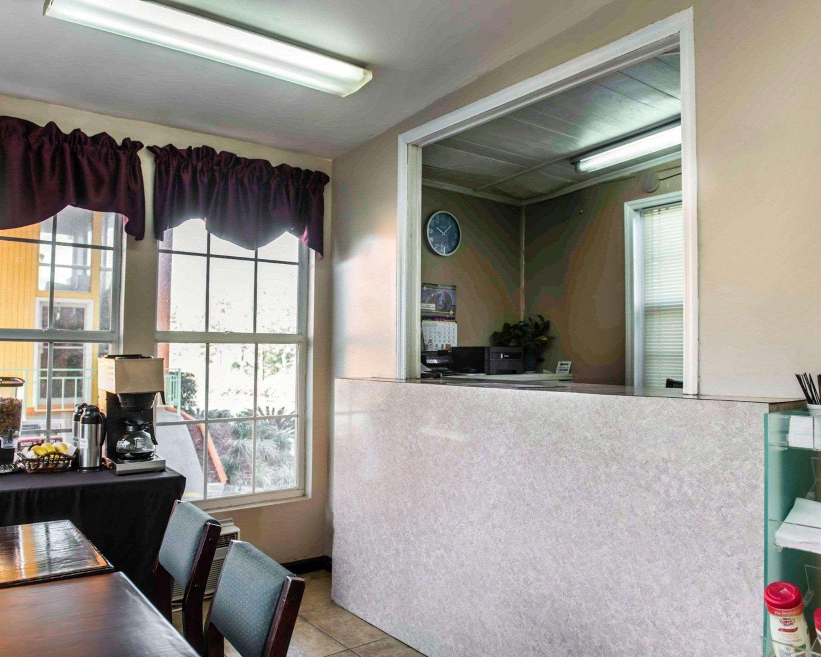 Econo Lodge Tallahassee Near Capital -University Екстериор снимка