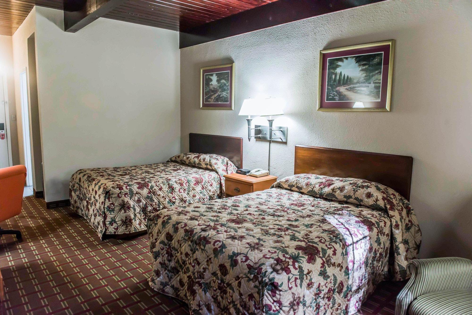 Econo Lodge Tallahassee Near Capital -University Екстериор снимка
